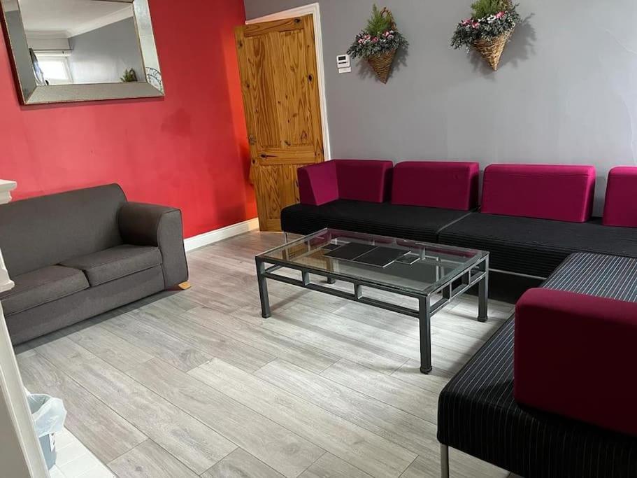 Ovington Grove 2 Fully Equipped Kitchen Free Parking 3 Bedrooms Netflix Newcastle upon Tyne Luaran gambar