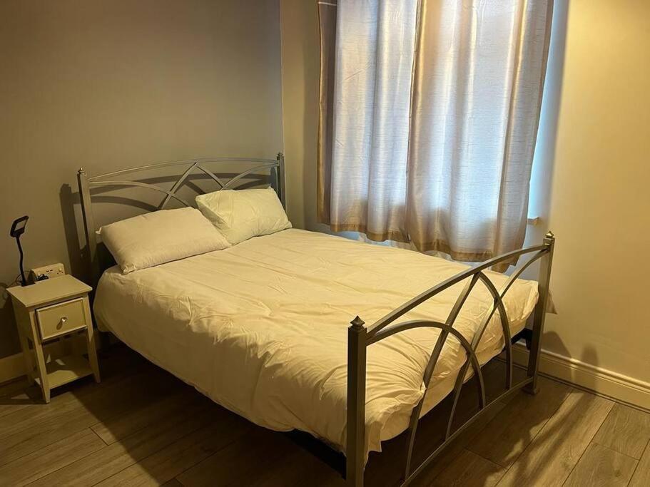 Ovington Grove 2 Fully Equipped Kitchen Free Parking 3 Bedrooms Netflix Newcastle upon Tyne Luaran gambar