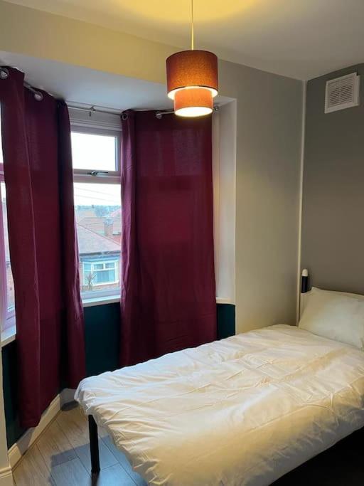 Ovington Grove 2 Fully Equipped Kitchen Free Parking 3 Bedrooms Netflix Newcastle upon Tyne Luaran gambar