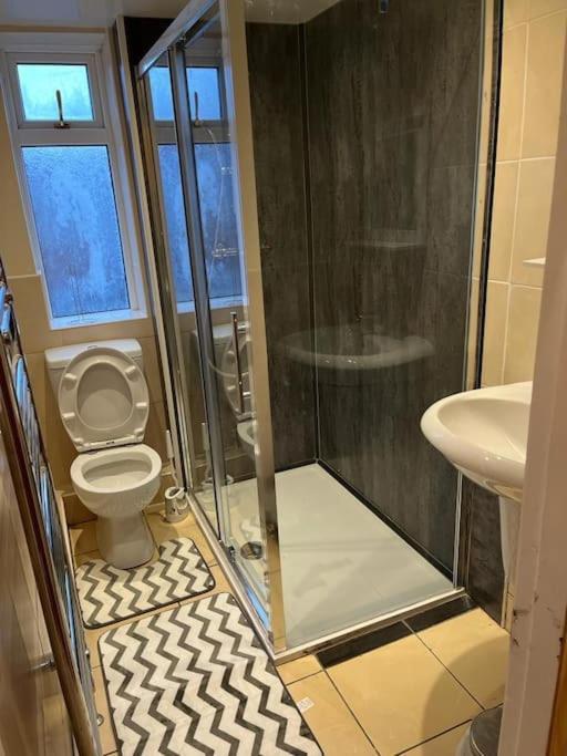 Ovington Grove 2 Fully Equipped Kitchen Free Parking 3 Bedrooms Netflix Newcastle upon Tyne Luaran gambar